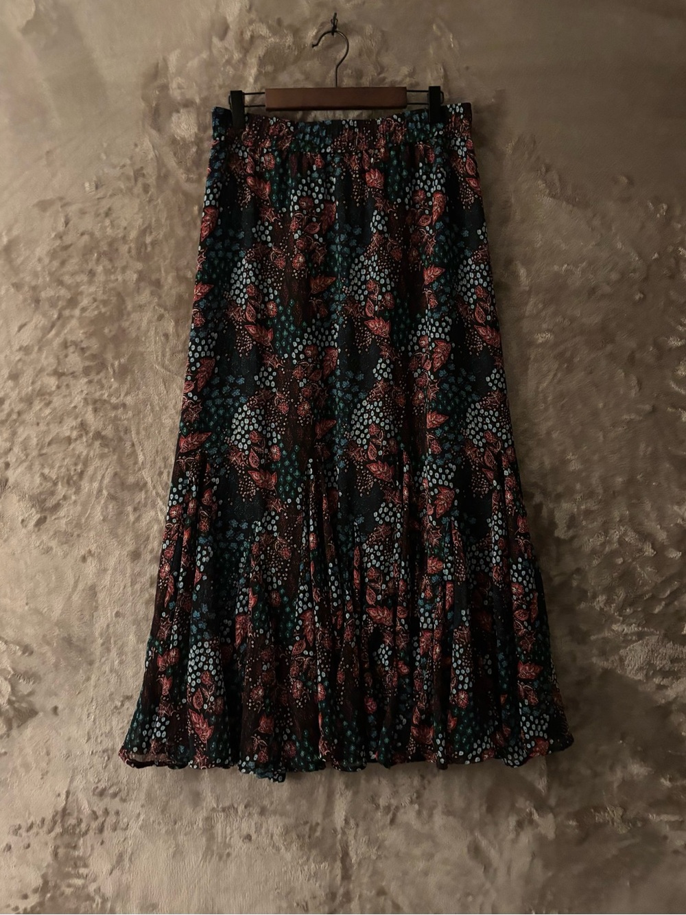 LOFT Maxi Skirt Women’s Size M Black with Pink and Teal Floral Print